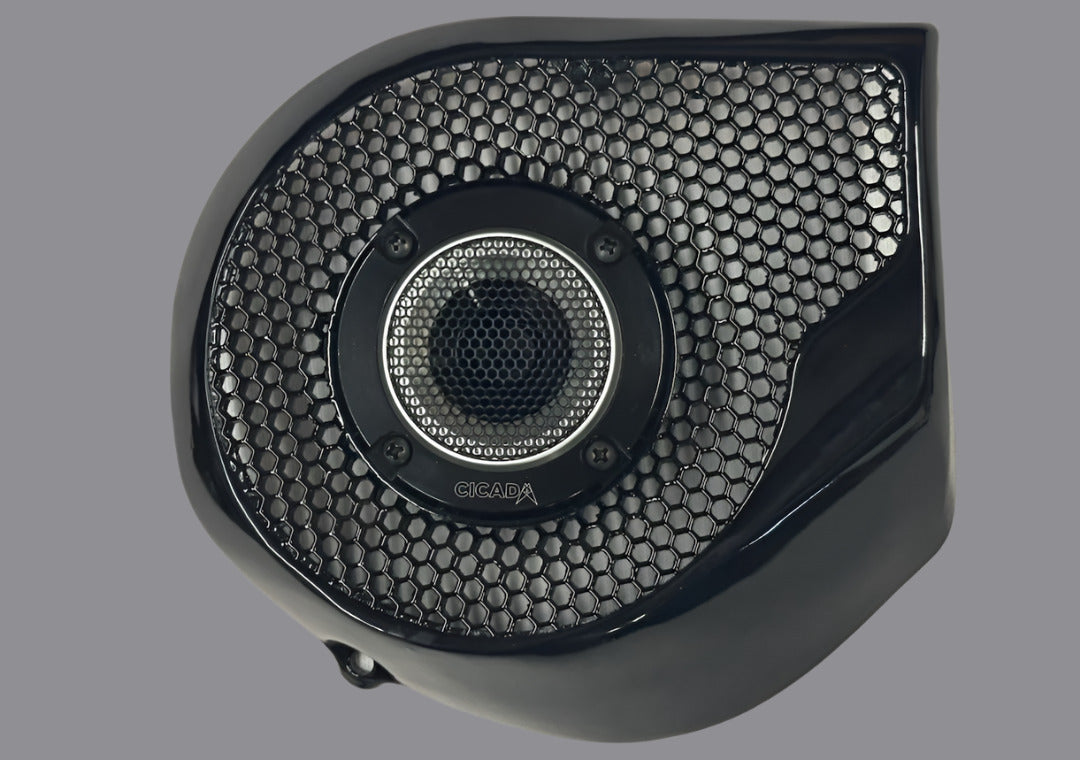 23.5 CVO+  Harley Davidson STREET GLIDE GRILL W/TWEETER