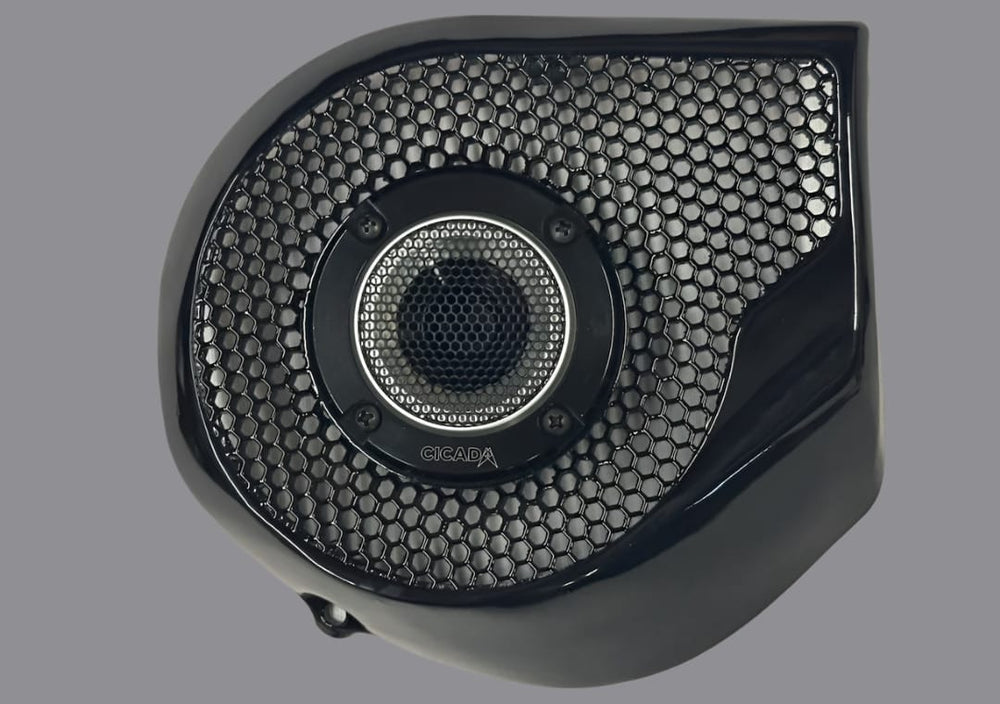  23.5 CVO+&nbsp; Harley Davidson STREET GLIDE GRILL W/TWEETER