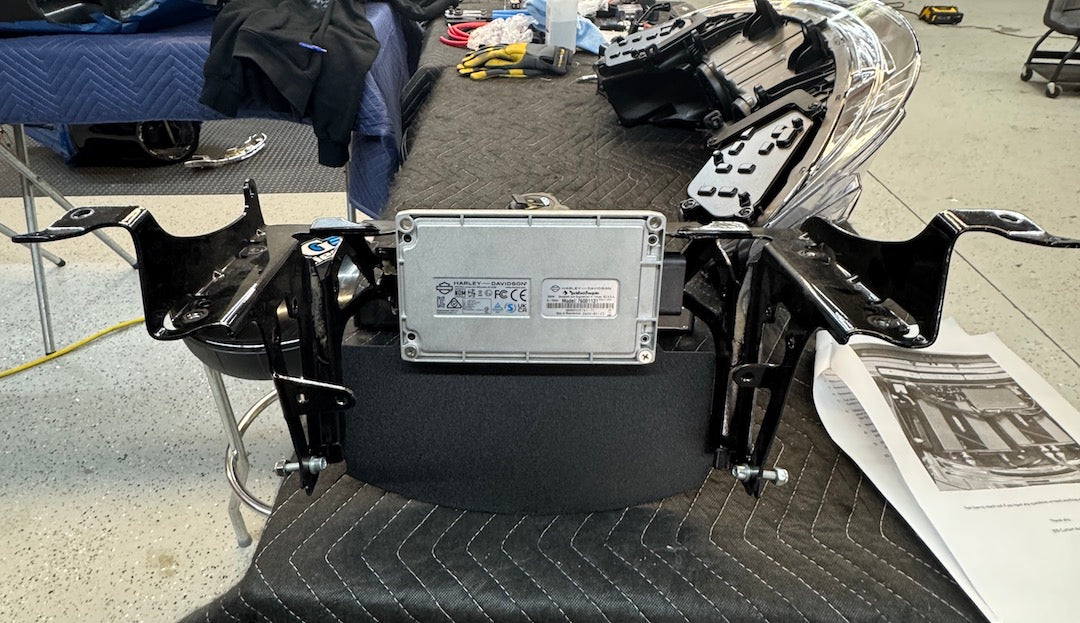 23.5 CVO and 2024- up Road Glide Custom Amp Rack